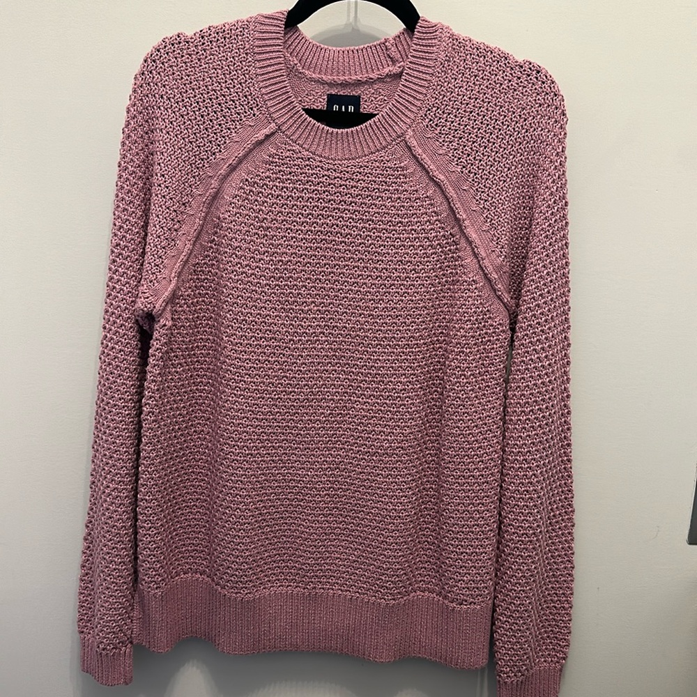 GAP sweater
